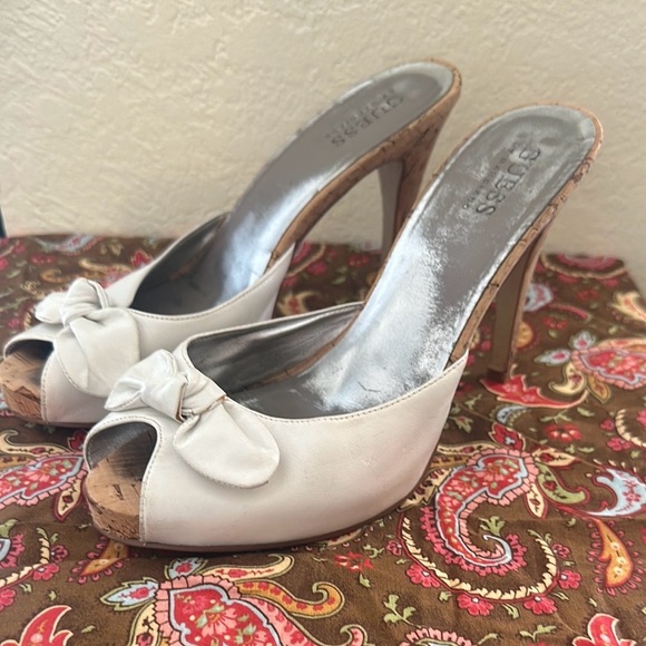 White Peep-Toe Guess Heels w/Bow 🎀🤍 - Picture 1 of 5